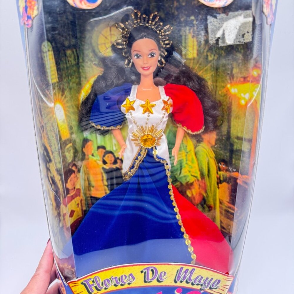 1998 Flores de Mayo - Vintage Filipina Barbie - Reyna Banderada - NIB